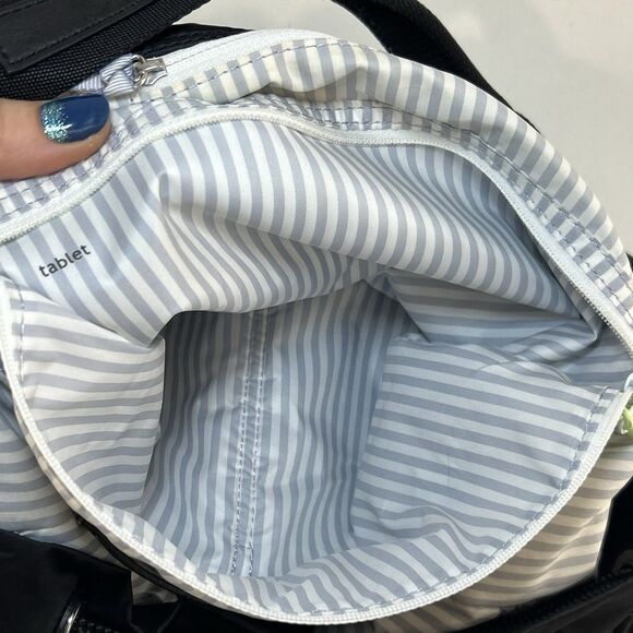 Lululemon Sweat To Street Hobo Bag Black Drawstring Shoulder Crossbody - Picture 12 of 15